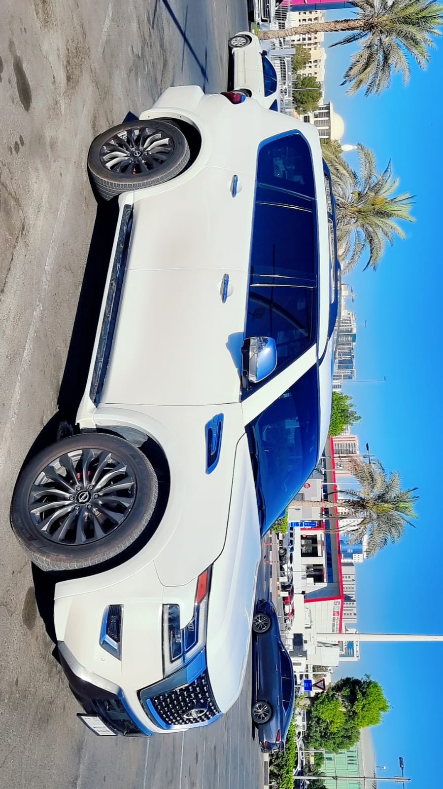 Nissan Armada - Image 5