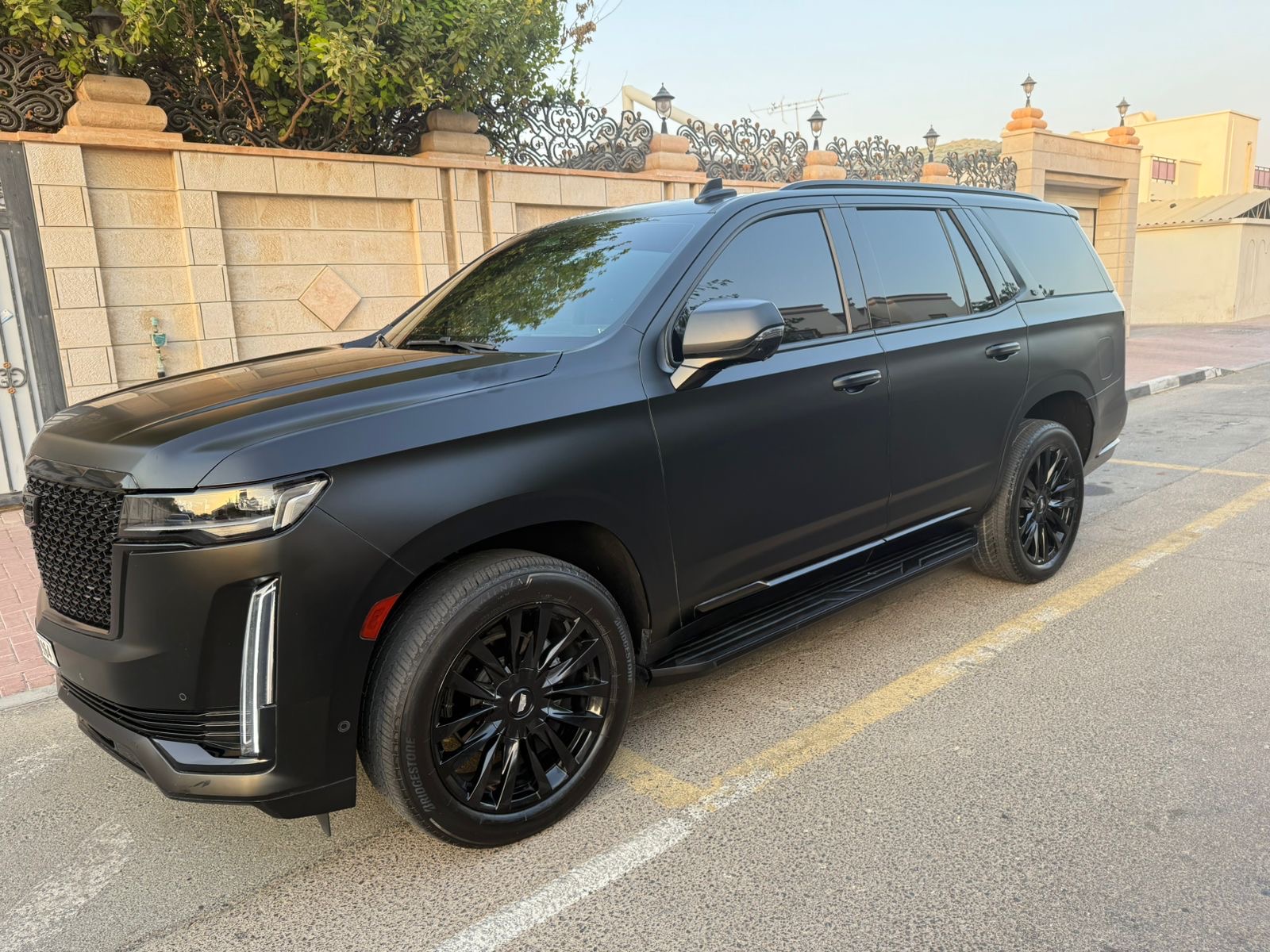 Cadillac Escalade - Image 4