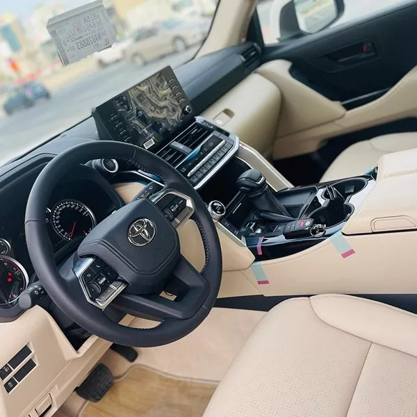 Rent Land Cruiser - Image 2