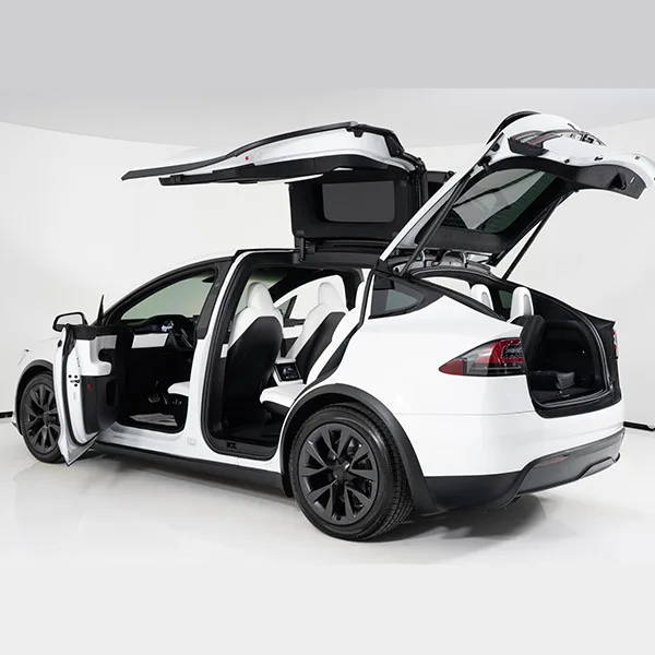 Rent Tesla Model X Plaid - Image 2