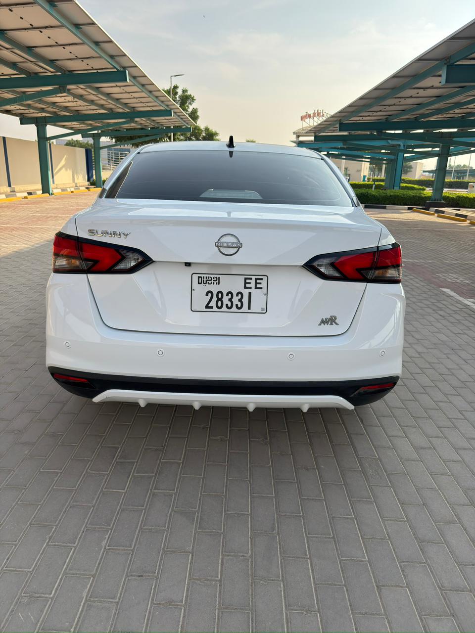 Nissan Sunny - Image 4